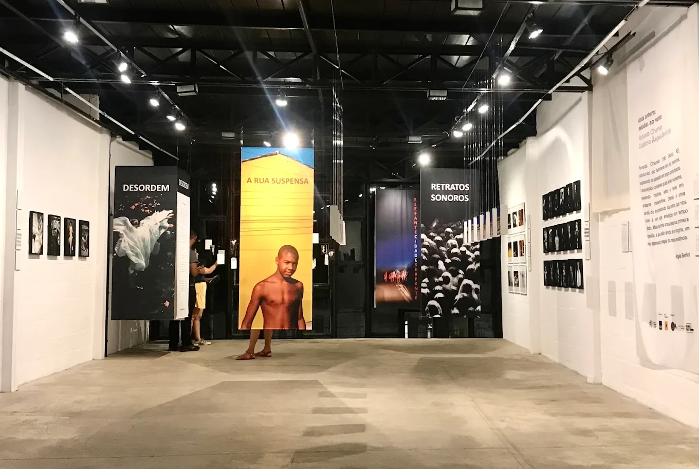 Cultural Center in Glória - Contemporary Art - Image